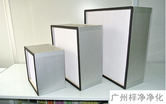 有隔板中效過(guò)濾器又稱FS型有隔板中效過(guò)濾器，有隔板中效過(guò)濾器