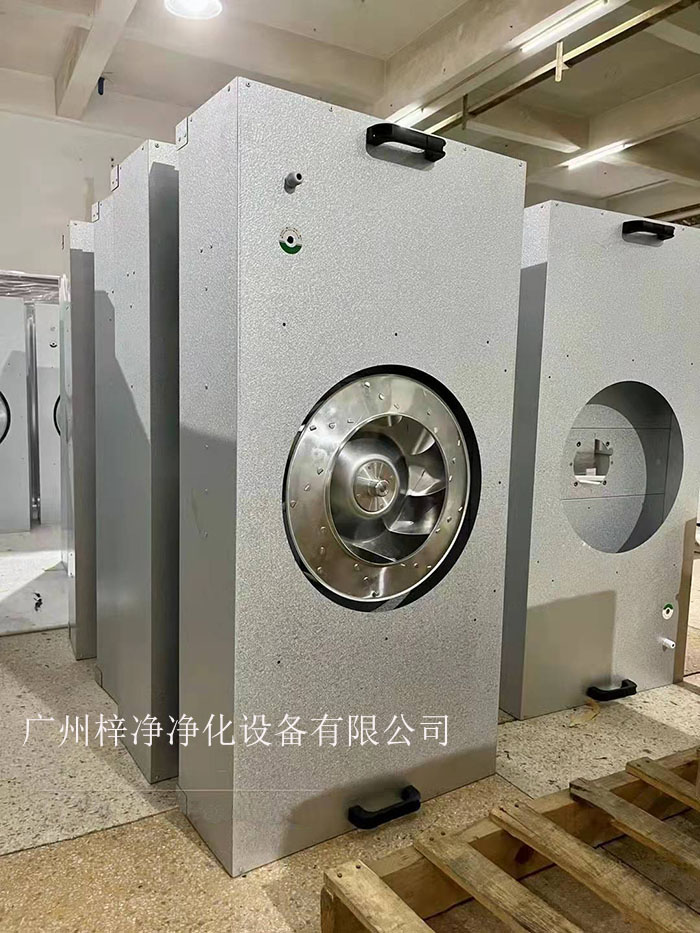 群控FFU是把幾十,幾百乃至上千臺FFU通過FFU監(jiān)控主機(jī)將其連接起來并進(jìn)行監(jiān)控。